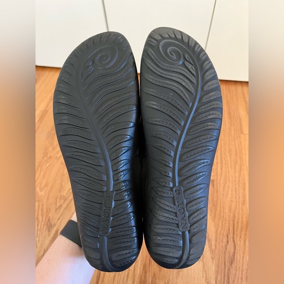 NAOT. Black Suede Mary Janes. Size Euro 42/US 11. - Picture 9 of 10